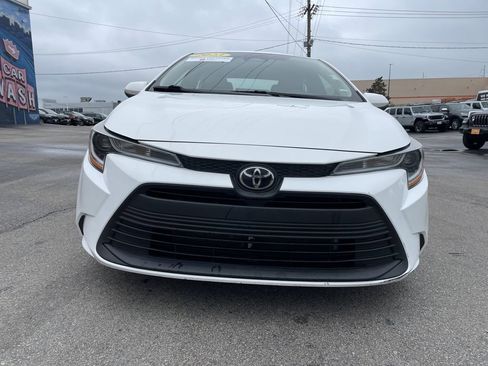 Used 2023 Toyota Corolla LE FWD image 5