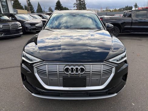 Used 2019 Audi e-tron Premium Plus image 12