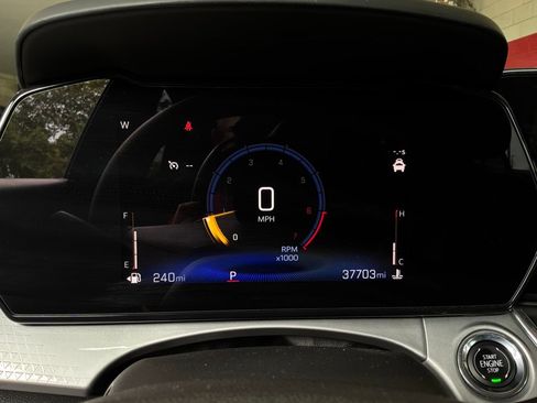 Used 2025 Chevrolet Trax LT FWD image 36