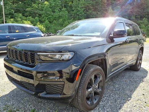 Used 2025 Jeep Grand Cherokee L Altitude AWD/4WD image 2