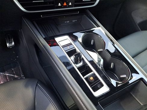 New 2026 Volkswagen Atlas Cross Sport SEL R-Line image 10