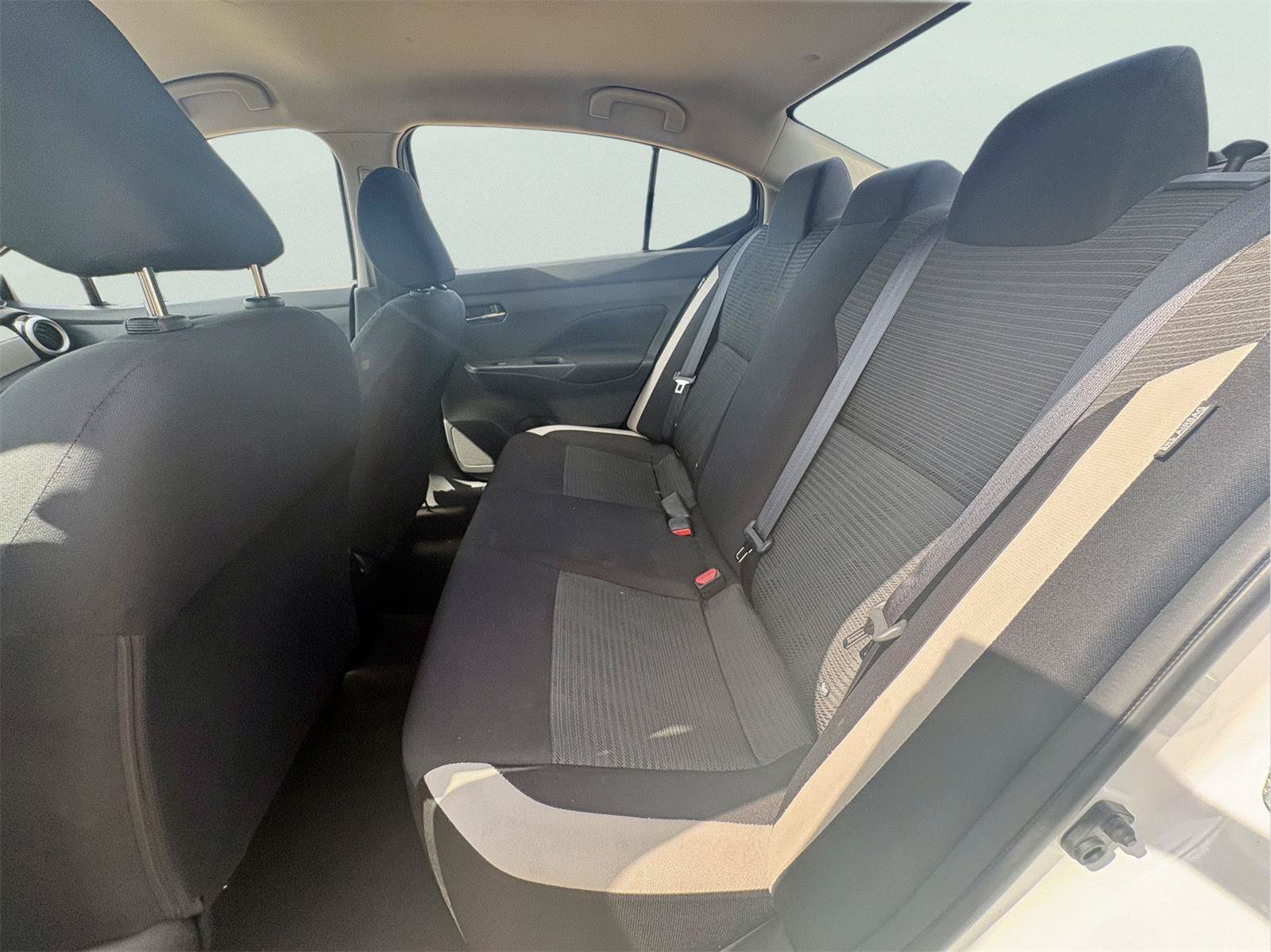 Used 2022 Nissan Versa SV FWD image 11