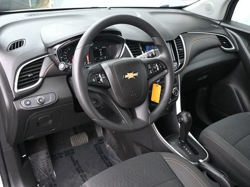 Used 2022 Chevrolet Trax LS w/ Tint and Cruise Package AWD/4WD image 8