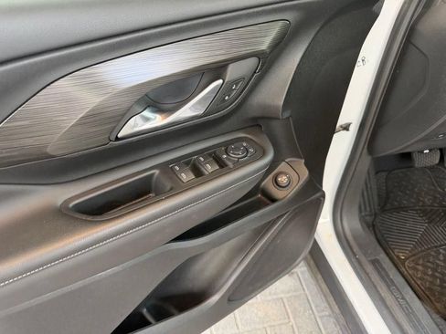 Used 2022 GMC Terrain SLE w/ Driver Convenience Package FWD image 14