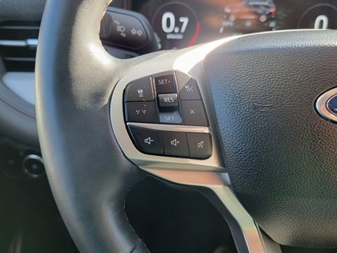 Used 2025 Ford Explorer Active w/ Active Comfort Package image 27