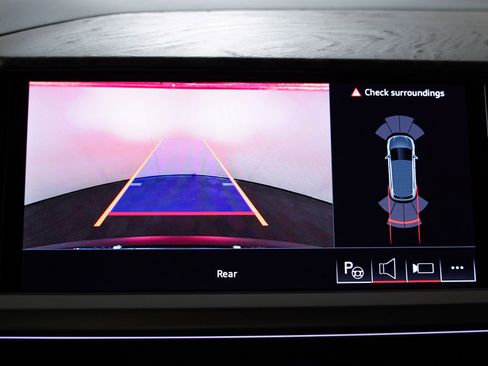 Used 2024 Audi Q4 e-tron Premium Plus image 15