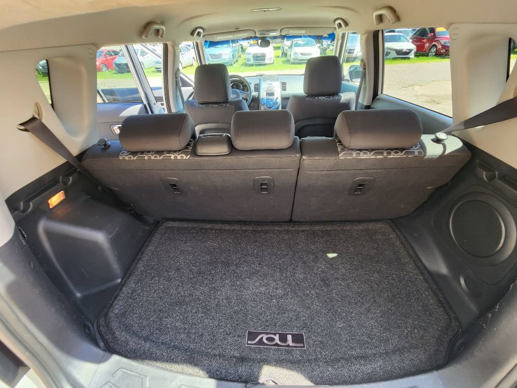 Used 2010 Kia Soul + w/ Audio Pkg FWD image 7