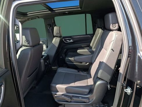 Used 2023 Chevrolet Suburban Z71 AWD/4WD image 5