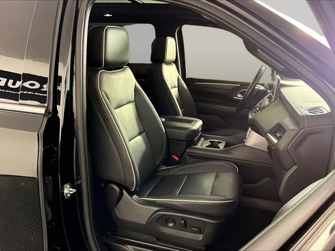 Used 2023 GMC Yukon XL SLT w/ SLT Luxury Package AWD/4WD image 9