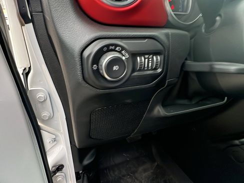 Used 2021 Jeep Wrangler Unlimited Rubicon image 25