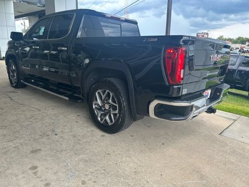 Used 2022 GMC Sierra 1500 SLT w/ SLT Premium Plus Package AWD/4WD image 5