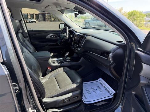 Used 2021 Chevrolet Traverse RS w/ LPO, Floor Liner Package AWD/4WD image 10