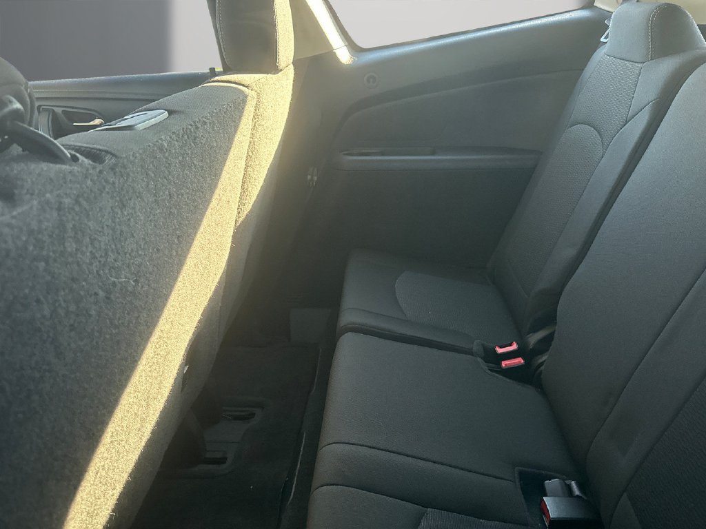 Used 2017 Chevrolet Traverse LT w/ Style and Technology Package FWD image 5