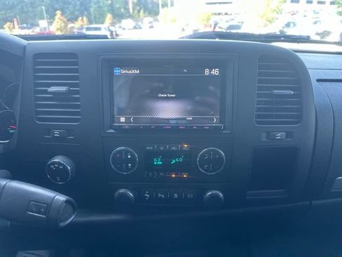 Used 2011 GMC Sierra 2500 SLE w/ SLE Preferred Package AWD/4WD image 22