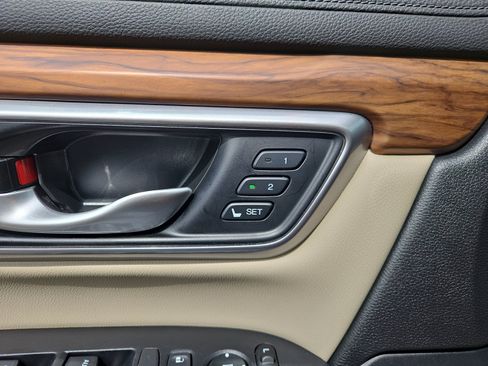 Used 2022 Honda CR-V Touring image 16
