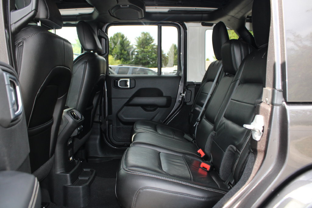 Used 2021 Jeep Wrangler Unlimited Sahara AWD/4WD image 14