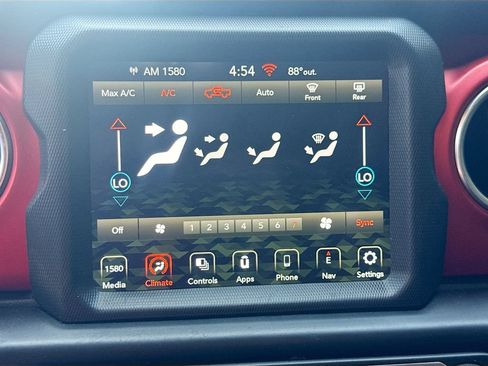 Used 2022 Jeep Gladiator Rubicon w/ LED Lighting Group AWD/4WD image 17