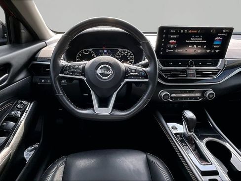 Used 2023 Nissan Altima 2.0 SR FWD image 10