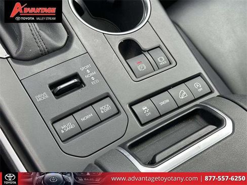 Certified 2020 Toyota Highlander XLE image 37