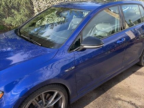 Used 2017 Volkswagen Golf R 4-Door image 15