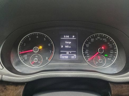 Used 2015 Volkswagen Passat 1.8T SEL Premium image 23