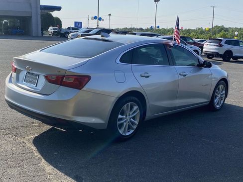 Used 2018 Chevrolet Malibu LT FWD image 5