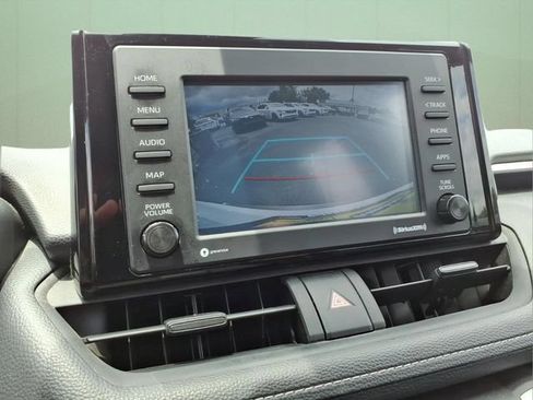 Used 2022 Toyota RAV4 XLE AWD/4WD image 25