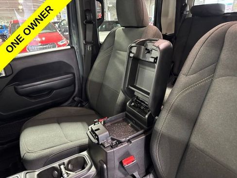 Used 2024 Jeep Gladiator Sport AWD/4WD image 21