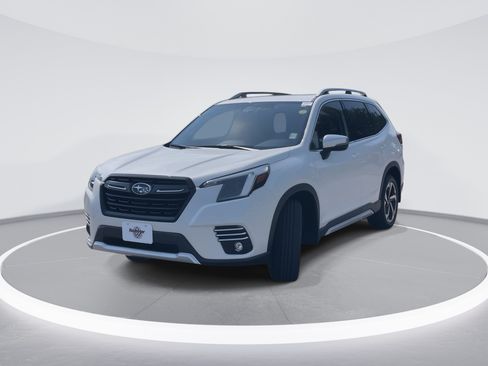 Used 2024 Subaru Forester Touring AWD/4WD image 3