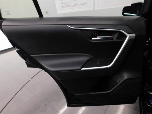 Used 2023 Toyota RAV4 XLE Premium image 22