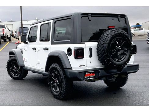 Used 2018 Jeep Wrangler Unlimited Sport S image 12