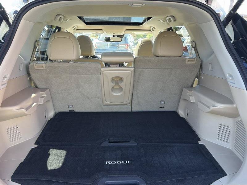Used 2019 Nissan Rogue SL w/ Premium Package AWD/4WD image 12