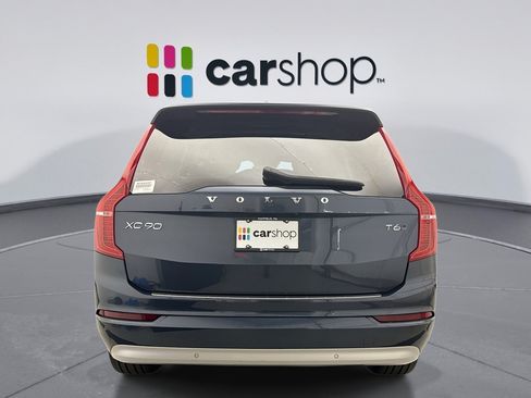 Used 2022 Volvo XC90 T6 Momentum w/ Climate Package AWD/4WD image 4