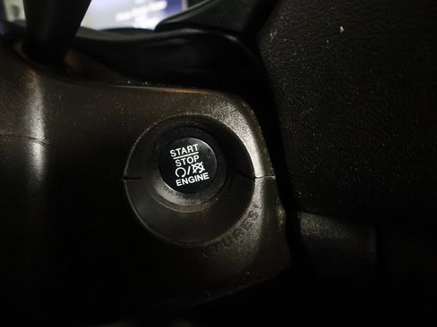 Used 2021 Jeep Renegade Latitude image 34