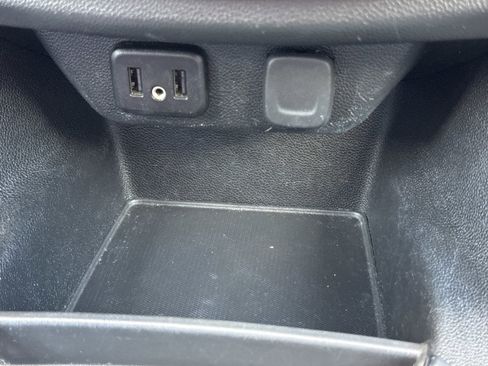 Used 2019 Chevrolet Traverse LT image 28