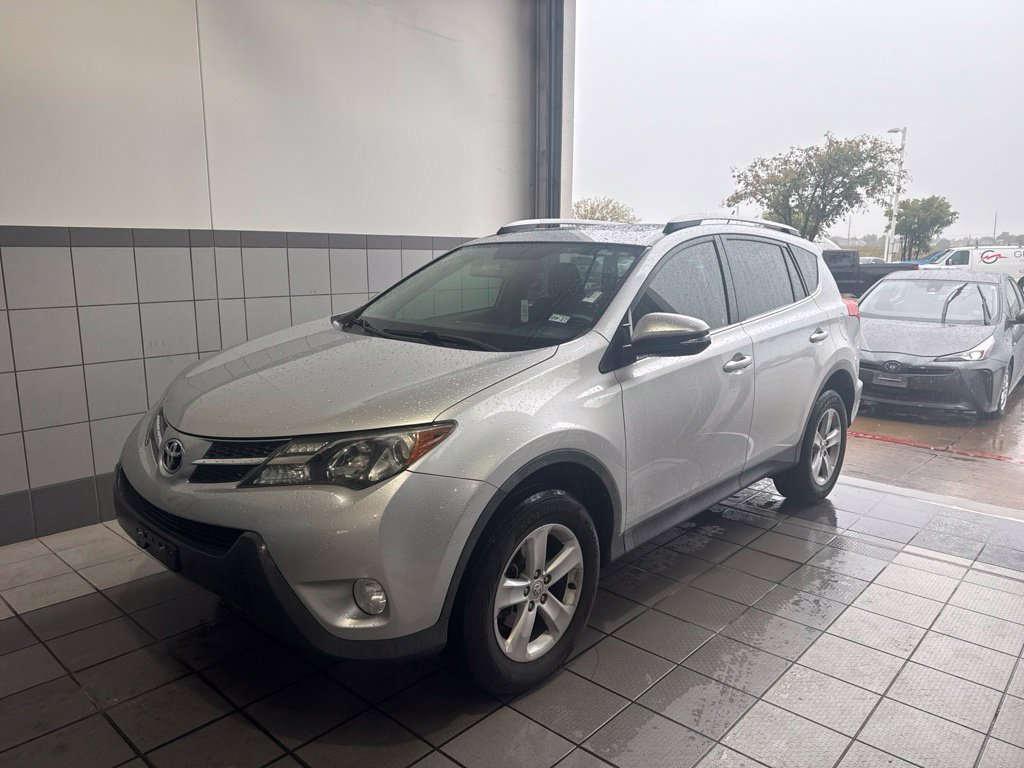 Used 2014 Toyota RAV4 XLE FWD image 1