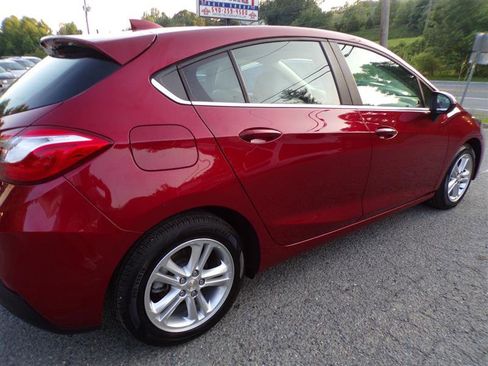 Used 2017 Chevrolet Cruze LT image 9