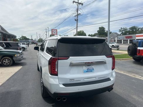 Used 2023 GMC Yukon XL Denali w/ Denali Reserve Package AWD/4WD image 4