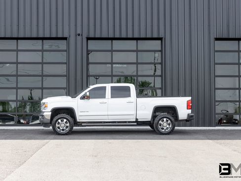 Used 2019 GMC Sierra 2500 SLT w/ Duramax Plus Package AWD/4WD image 1