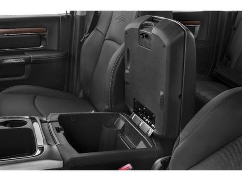 Used 2015 RAM 2500 Laramie AWD/4WD image 18