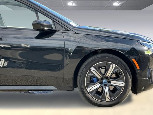 Used 2024 BMW iX xDrive50 w/ Sport Package AWD/4WD image 35