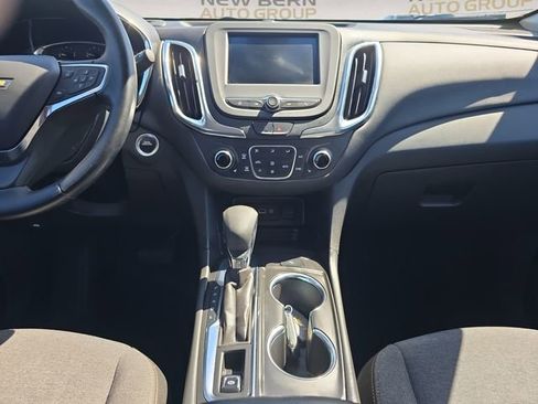 Used 2024 Chevrolet Equinox LT FWD image 11