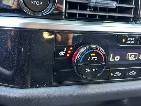 Used 2025 Nissan Pathfinder SV image 52