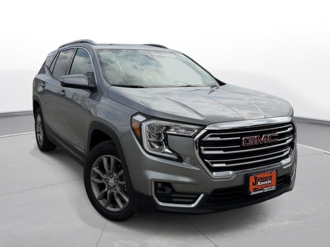 Used 2024 GMC Terrain SLT AWD/4WD image 2