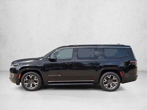 Used 2024 Jeep Wagoneer Series III AWD/4WD image 8