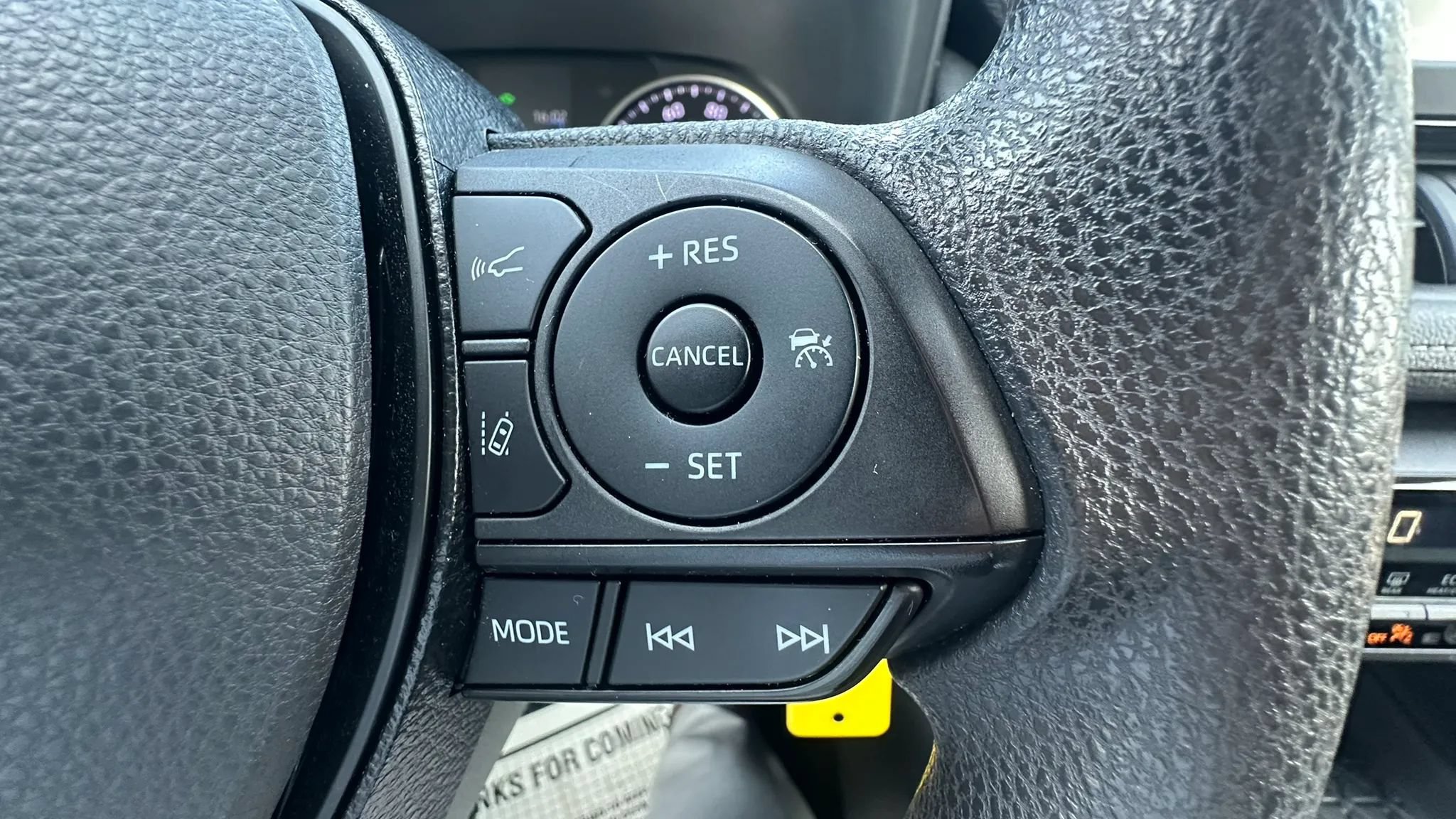 Used 2020 Toyota RAV4 LE AWD/4WD image 12