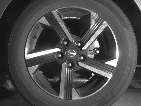 Used 2025 Nissan Sentra SV FWD image 14