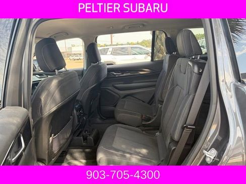 Used 2023 Jeep Grand Cherokee L Laredo image 13