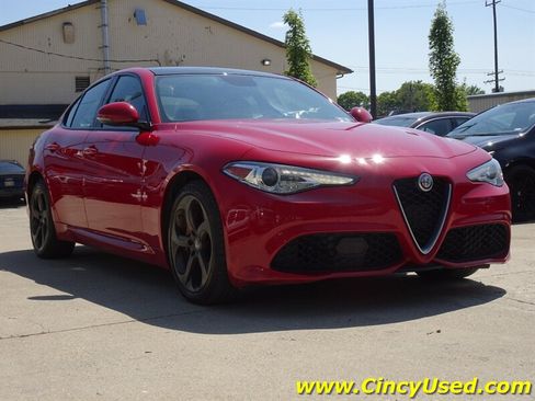 Used 2017 Alfa Romeo Giulia AWD image 4
