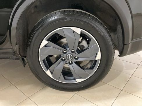 Used 2024 Nissan Rogue SV image 26